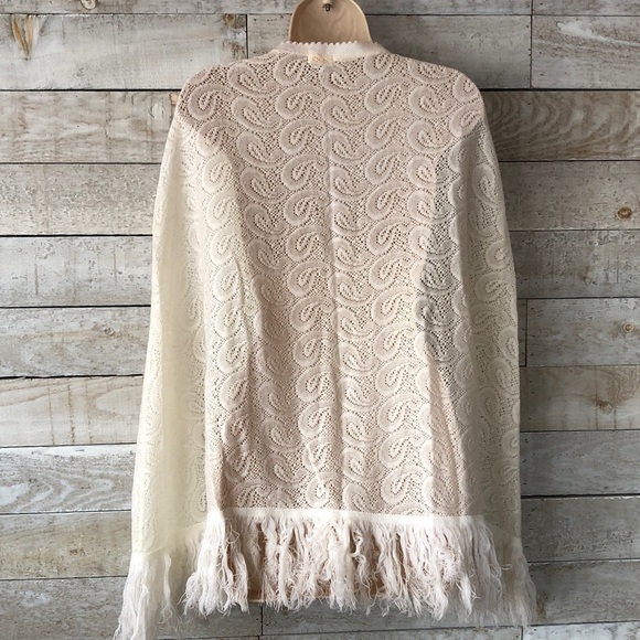 Vintage Lace Knit Paisley design fringe cape - Picture 2 of 13
